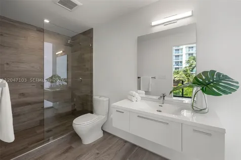 1525 Bay Road Miami Beach FL 33139