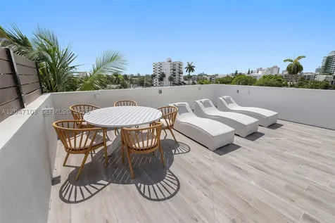 1525 Bay Road Miami Beach FL 33139