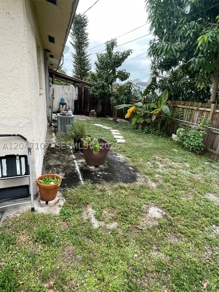 2200 SW 42nd Avenue Fort Lauderdale FL 33317