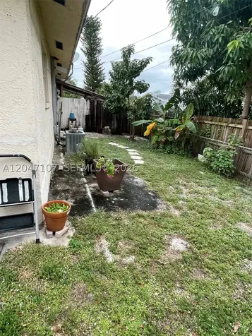 2200 SW 42nd Avenue Fort Lauderdale FL 33317