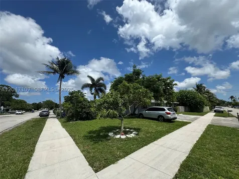 2200 SW 42nd Avenue Fort Lauderdale FL 33317