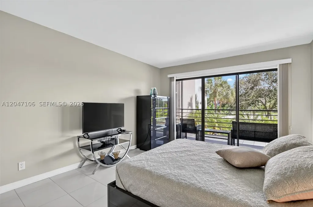 5901 Camino Del Sol Boca Raton FL 33433