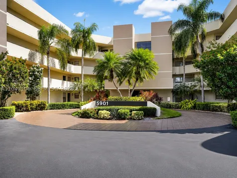 5901 Camino Del Sol Boca Raton FL 33433
