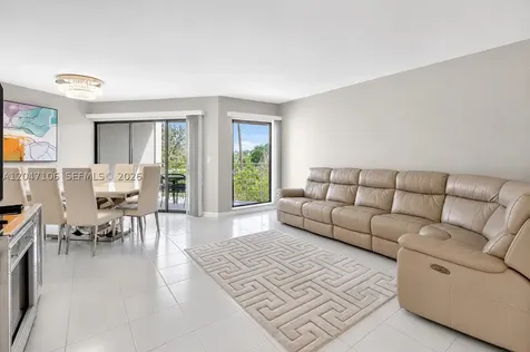 5901 Camino Del Sol Boca Raton FL 33433