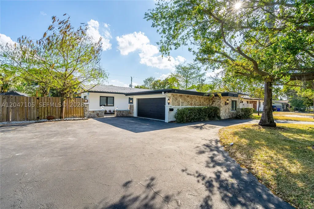 714 NE 2nd Street Pompano Beach FL 33060