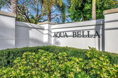 4433 N Aqua Bella Lane Dania Beach FL 33312