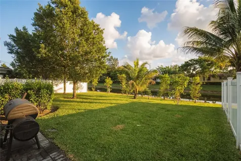 4812 NW 48th Terrace Tamarac FL 33319