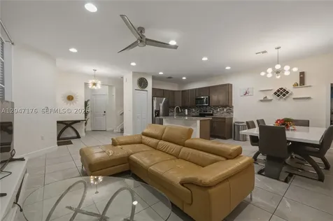 4812 NW 48th Terrace Tamarac FL 33319