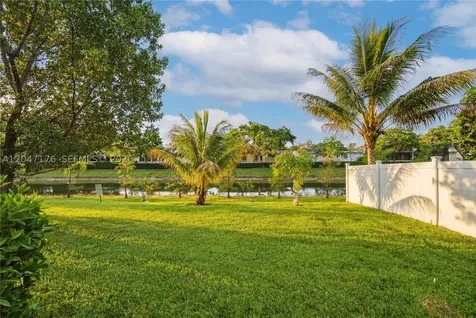 4812 NW 48th Terrace Tamarac FL 33319