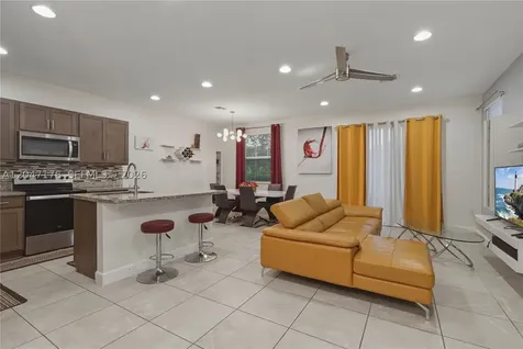 4812 NW 48th Terrace Tamarac FL 33319