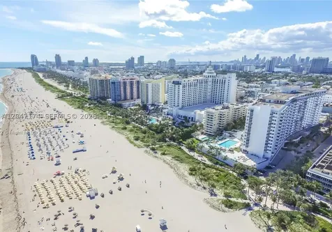 100 Lincoln Road Miami Beach FL 33139