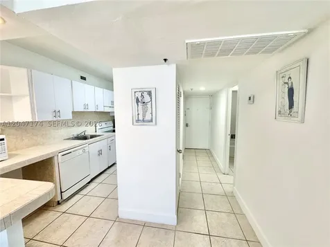 100 Lincoln Road Miami Beach FL 33139