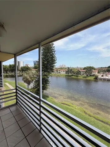 2880 NE 203rd Street Aventura FL 33180