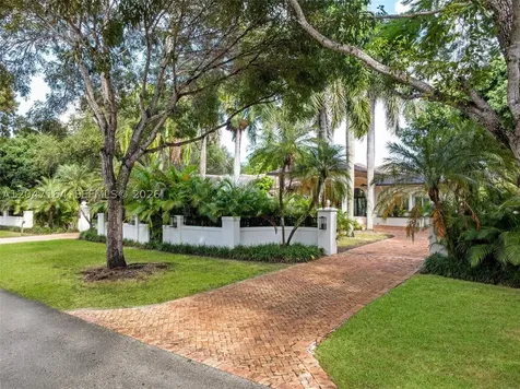 6890 SW 94th Street Pinecrest FL 33156