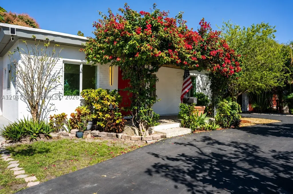 861 W 32nd Street Hialeah FL 33012