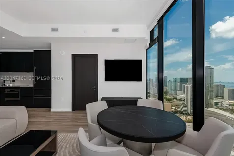 20 NE 11 Miami FL 33132