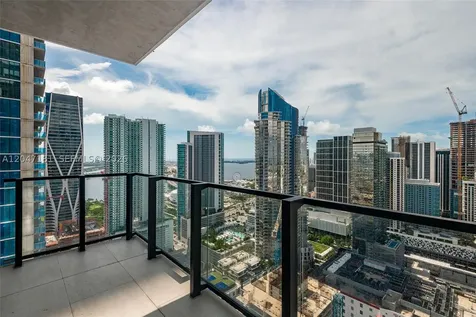 20 NE 11 Miami FL 33132