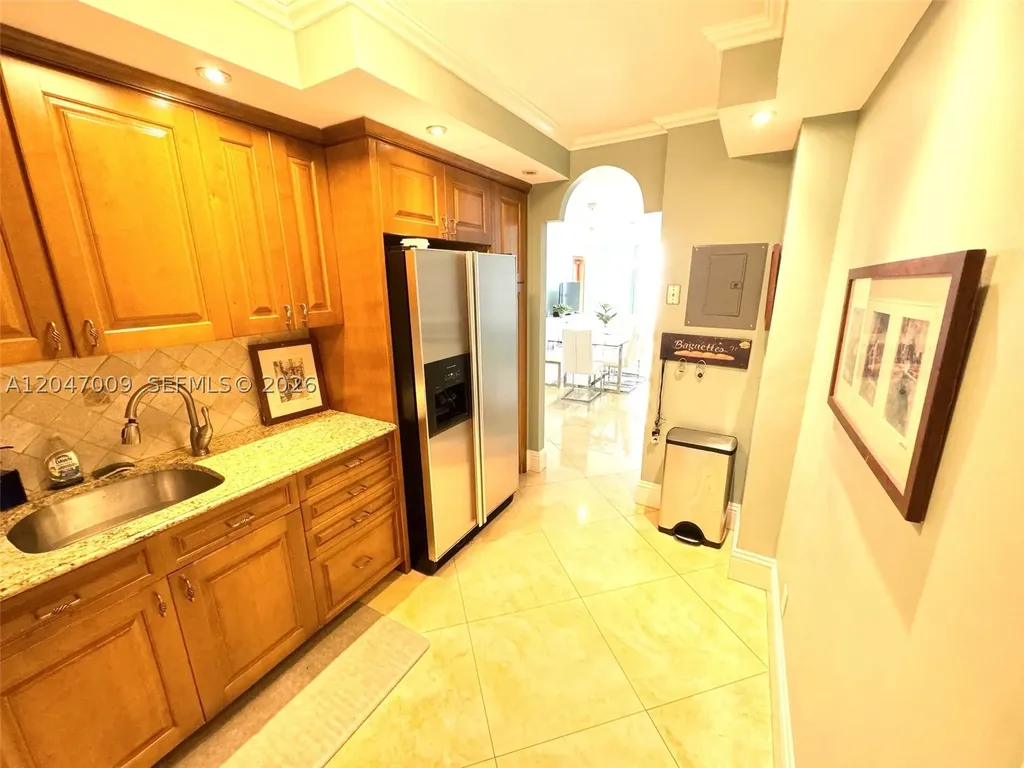 3901 S Ocean Drive Hollywood FL 33019