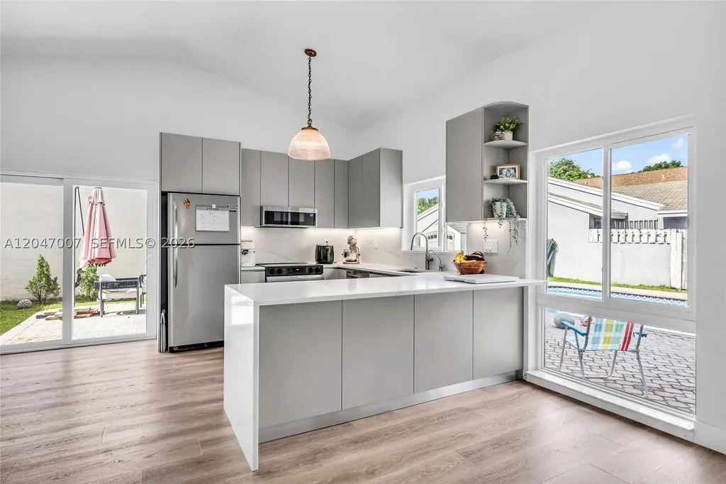 681 Pine Ridge Terrace Davie FL 33325