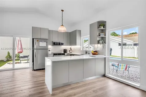 681 Pine Ridge Terrace Davie FL 33325