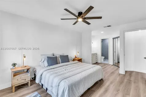 681 Pine Ridge Terrace Davie FL 33325
