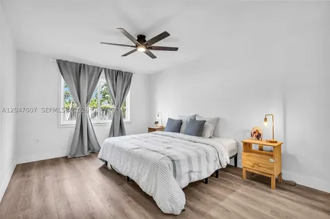 681 Pine Ridge Terrace Davie FL 33325