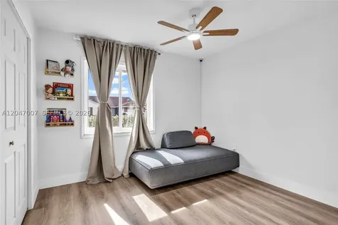 681 Pine Ridge Terrace Davie FL 33325