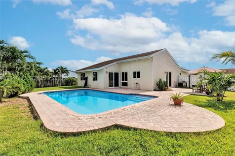 681 Pine Ridge Terrace Davie FL 33325