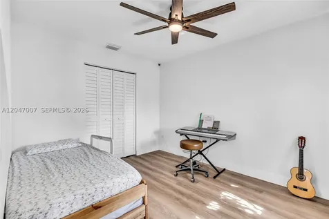 681 Pine Ridge Terrace Davie FL 33325
