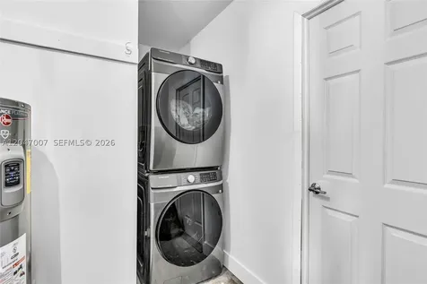 681 Pine Ridge Terrace Davie FL 33325
