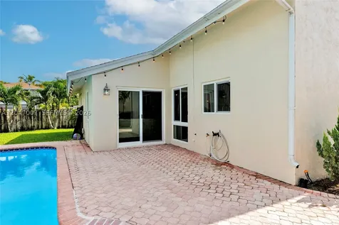 681 Pine Ridge Terrace Davie FL 33325