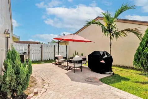 681 Pine Ridge Terrace Davie FL 33325