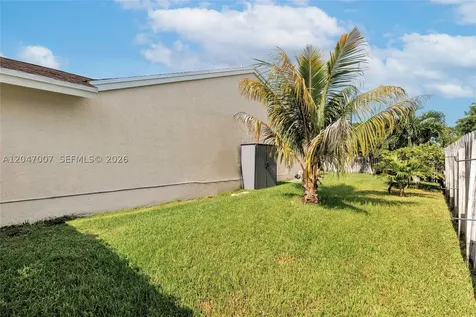 681 Pine Ridge Terrace Davie FL 33325