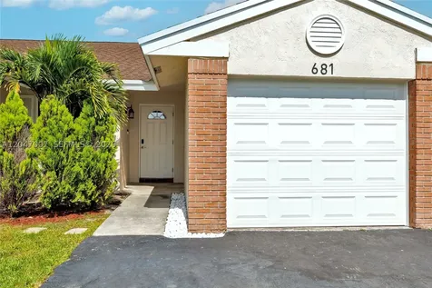 681 Pine Ridge Terrace Davie FL 33325