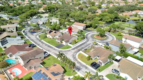 681 Pine Ridge Terrace Davie FL 33325