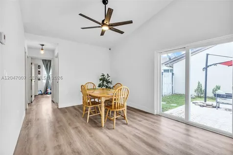 681 Pine Ridge Terrace Davie FL 33325