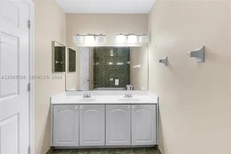 8433 NW 189th Street Hialeah FL 33015