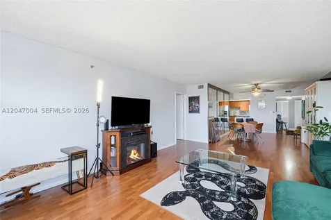 20840 San Simeon Way Miami FL 33179