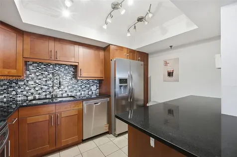 20840 San Simeon Way Miami FL 33179