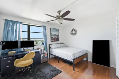 20840 San Simeon Way Miami FL 33179