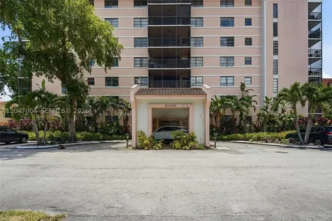 20840 San Simeon Way Miami FL 33179