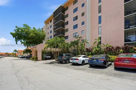 20840 San Simeon Way Miami FL 33179