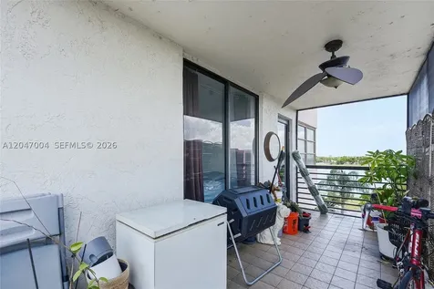 20840 San Simeon Way Miami FL 33179