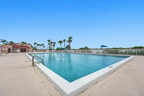 20840 San Simeon Way Miami FL 33179