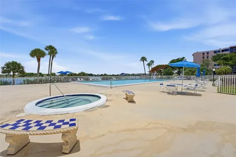 20840 San Simeon Way Miami FL 33179