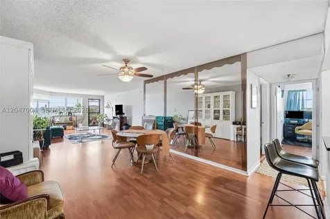 20840 San Simeon Way Miami FL 33179