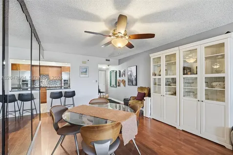 20840 San Simeon Way Miami FL 33179