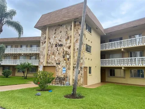 500 W Village Green Circle W Palm Springs FL 33461