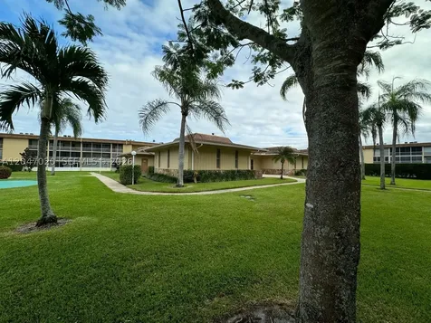 500 W Village Green Circle W Palm Springs FL 33461