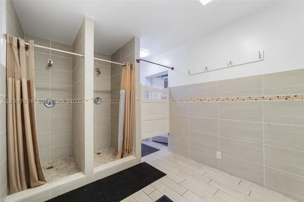 2201 NE 66th Street Fort Lauderdale FL 33308